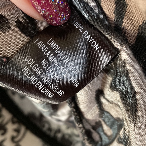 LOVE CULTURE | Women’s Open Front Cropped Cardigan - Picture 6 of 8